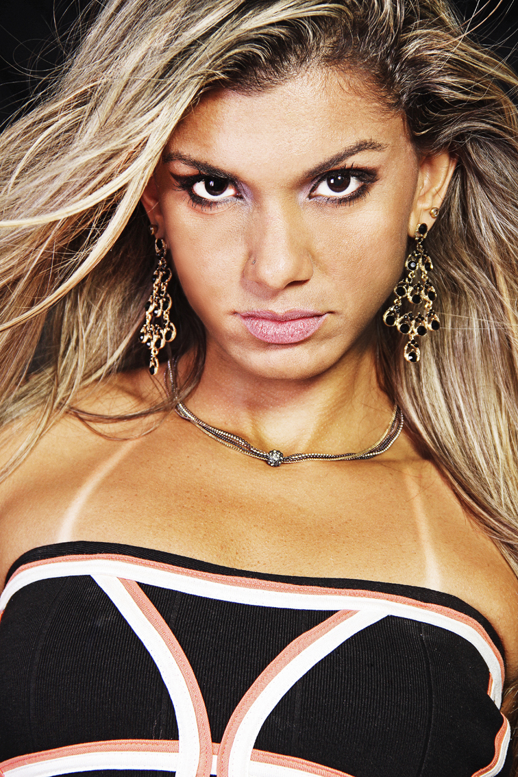 Modelo Anna Ferreira – Atessue Acessórios