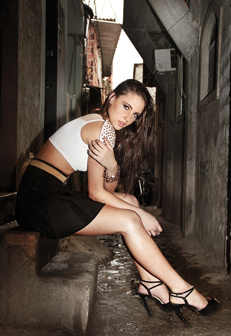 Modelo Juliany Oliveira - Do asfalto a Favela